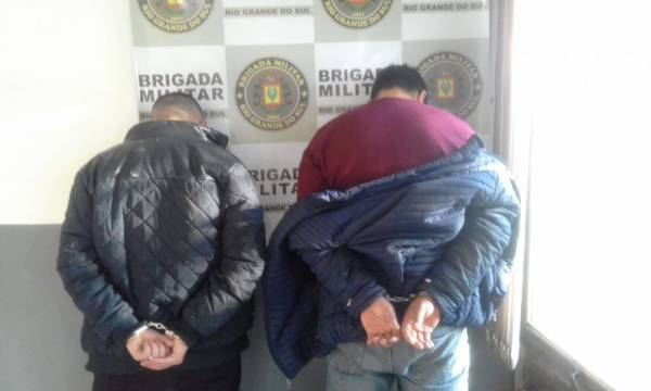 Criminosos armados e com coletes balísticos são presos pela Brigada Militar na RS-168, em São Luiz G