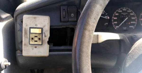 Polícia apreende carro com interruptor doméstico para ligar faróis em SC