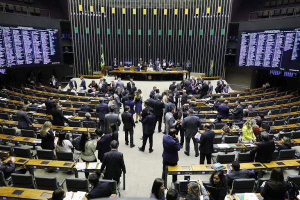 Projeto que obriga agressor a ressarcir SUS é aprovado na Câmara
