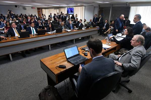 Senado já tem mais de 300 emendas ao texto da reforma da Previdência