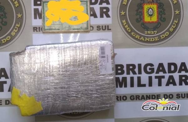 Passageiro de táxi foge e Brigada Militar apreende maconha em mochila em Três de Maio