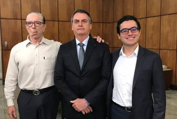 Cirurgia de Bolsonaro é concluída após cinco horas