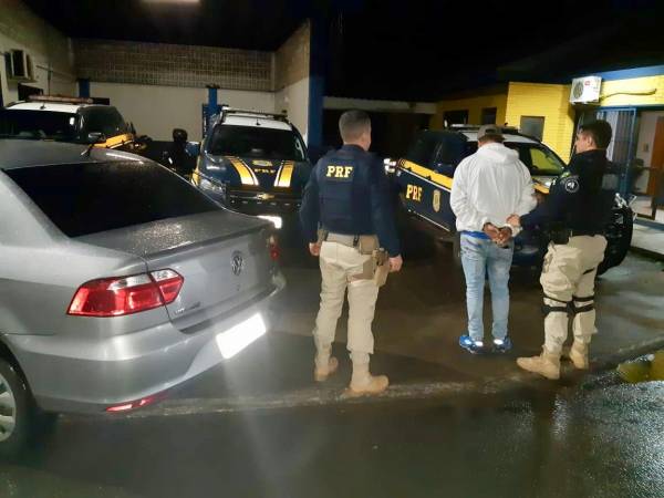 PRF prende homem por apropriação indébita de veículo  em Passo Fundo