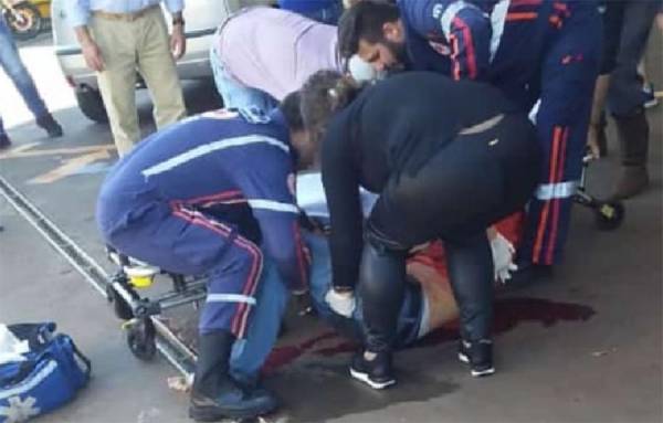 Homem fica gravemente ferido após briga no centro de Santa Rosa