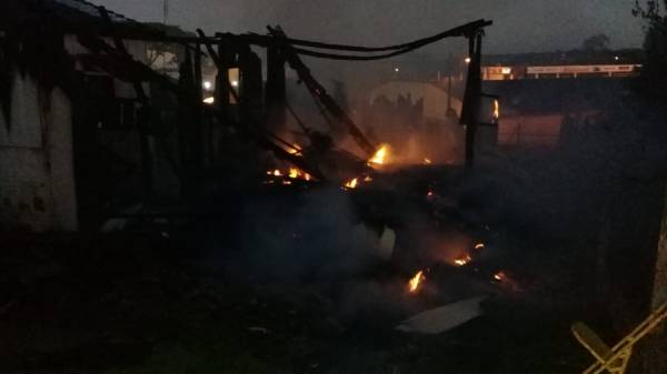 Incêndio consome casa na Rua Buricá em Horizontina