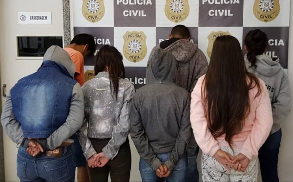Operação Policial realiza prisões apreendendo arma, celulares e drogas em Santo Ângelo