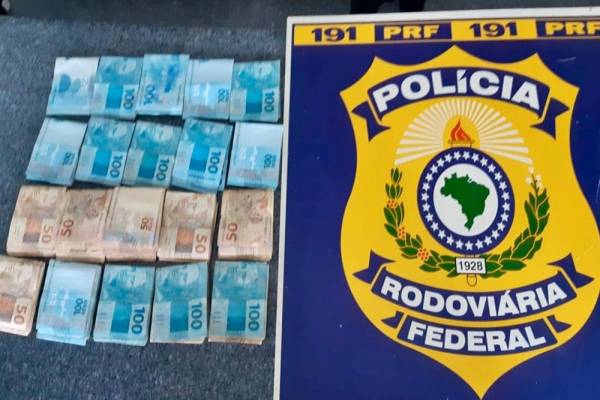PRF prende suspeito de conto do bilhete com 20 mil reais em Erechim