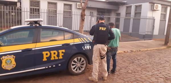 Em fiscalização contra crimes fronteiriços em Panambi, PRF prende condutor