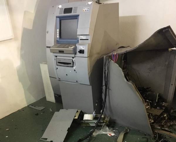 Criminosos armados explodem caixa eletrônico na BRF em Serafina Corrêa