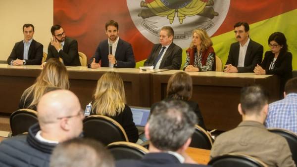 Governador inicia debate sobre reformas em carreiras de servidores e previdência