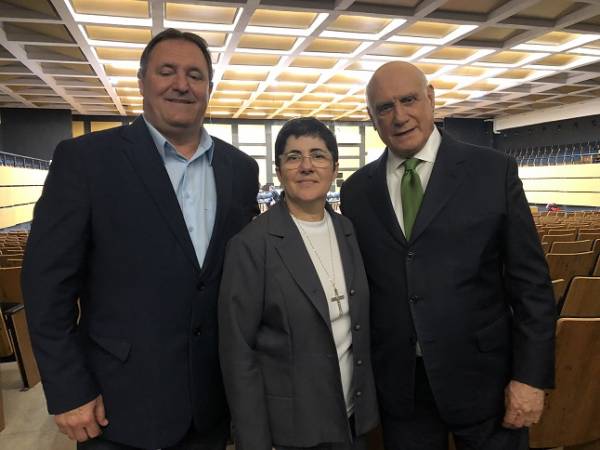 Lasier entrega R$ 200 mil  ao Hospital São Vicente de Paulo