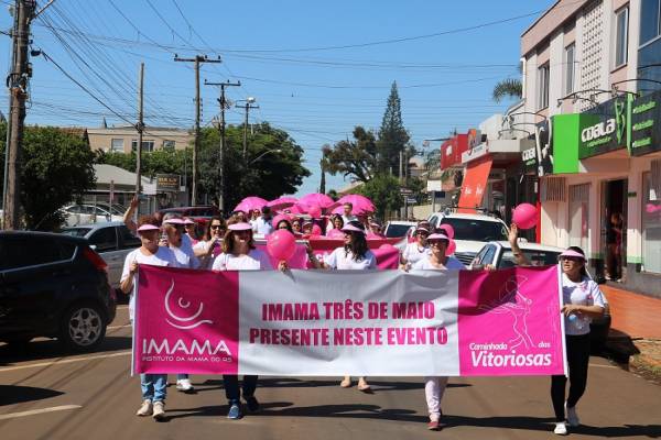 Caminhada em Três de Maio reforça importância da prevenção ao câncer de mama