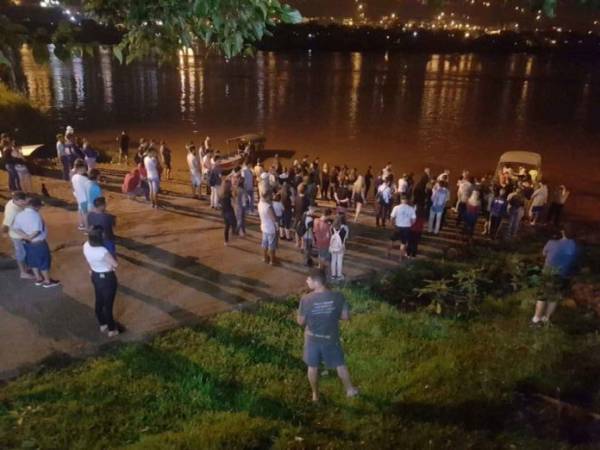Embarcação com universitários afunda no Rio Uruguai