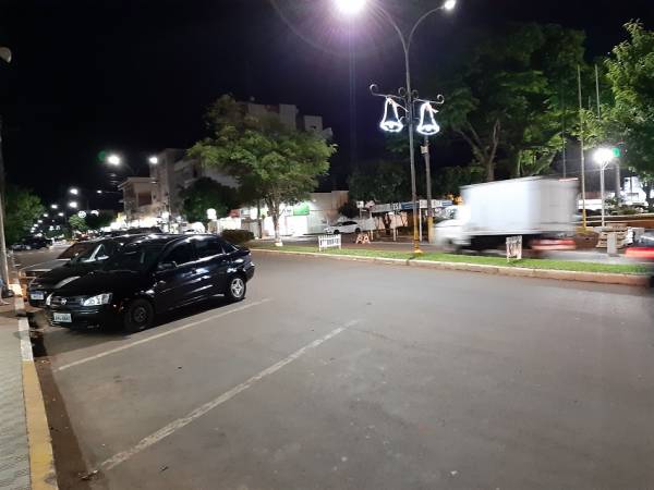 Uruguai é a primeira avenida de T. de Maio a receber iluminação de LED