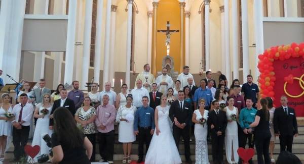 Casamento Comunitário reúne 19 casais em Três de Maio