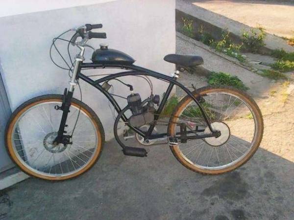 Brigada Militar orienta pessoas que utilizam bicicletas motorizadas