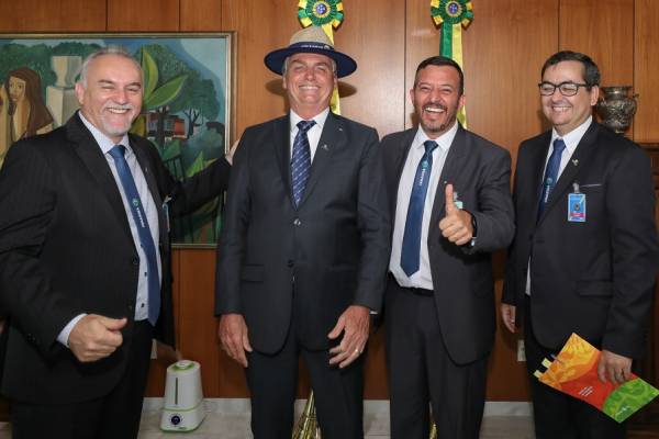 Bolsonaro é convidado para a Fenasoja 2020 em Santa Rosa