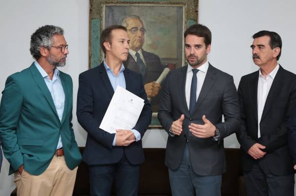 Convocação para votação do pacote do governo Leite começa nesta segunda-feira