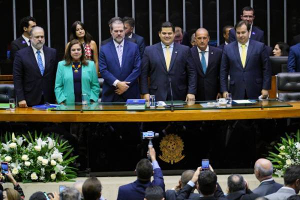 Reforma tributária e ajuste das contas são prioridades da Câmara