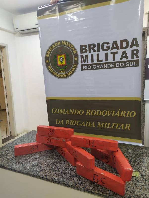 Pelotão Rodoviário apreende 10 kg de maconha na ERS 344, em Santo Ângelo