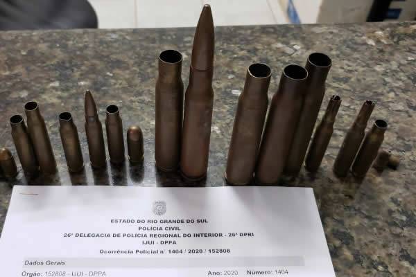 Funcionário da Prefeitura de Ijuí encontra cartuchos e munições de pistola e fuzis em Ecoponto