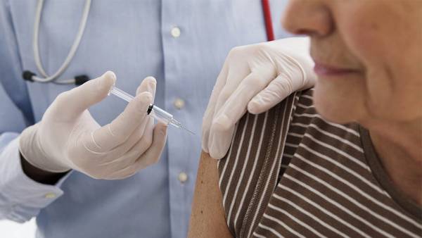 Idosos serão os primeiros a receber vacina contra gripe