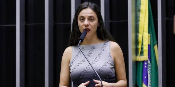 Deputados do PSOL protocolam pedido de impeachment contra Bolsonaro