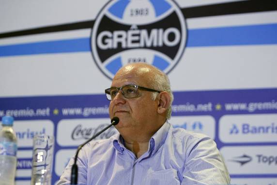 Presidente do Grêmio Romildo Bolzan Jr. é diagnosticado com coronavírus