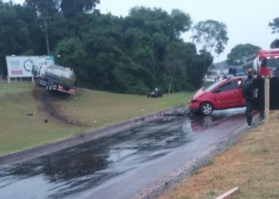 Acidente entre caminhão e automóvel deixa seis pessoas feridas em Santa Rosa