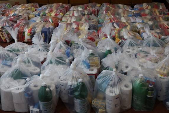 Três de Maio Solidário realiza entrega de primeiras cestas básicas