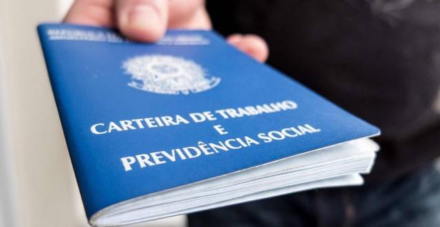 Mais de 2,3 milhões pediram seguro-desemprego no Brasil em 2020