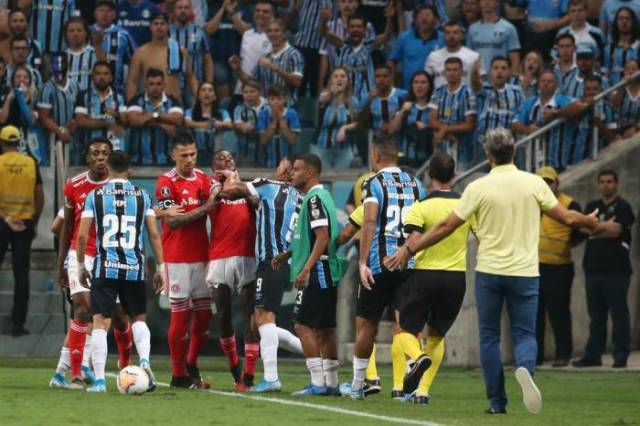 Conmebol define punições para expulsos no Gre-Nal da Libertadores