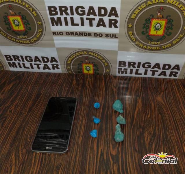 Brigada Militar flagra elementos negociando drogas no Centro de Independência