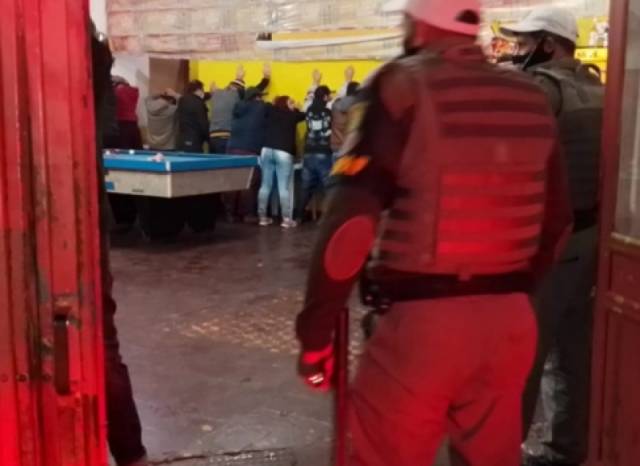 Vigilância e Brigada Militar interditam bar no Centro de Santa Rosa