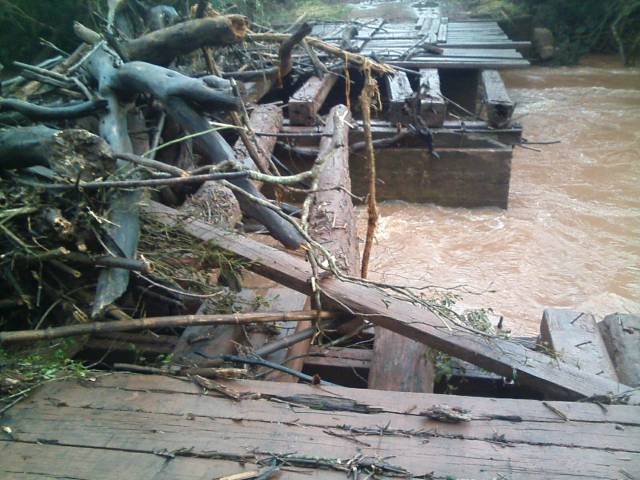 Prefeitura ainda calcula estragos causados pela chuvarada em pontes e estradas