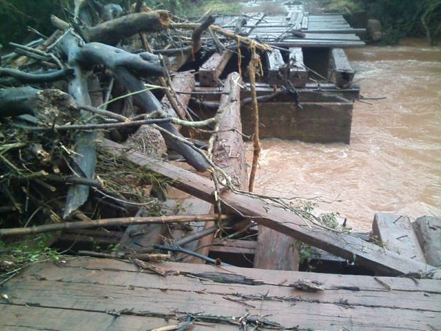 Prefeitura ainda calcula estragos causados pela chuvarada em pontes e estradas