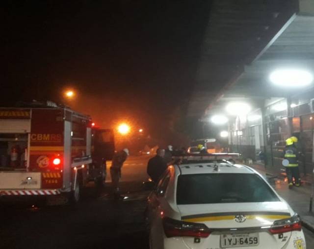 Incêndio é contido pelos bombeiros em loja da Estação Rodoviária de Santa Rosa