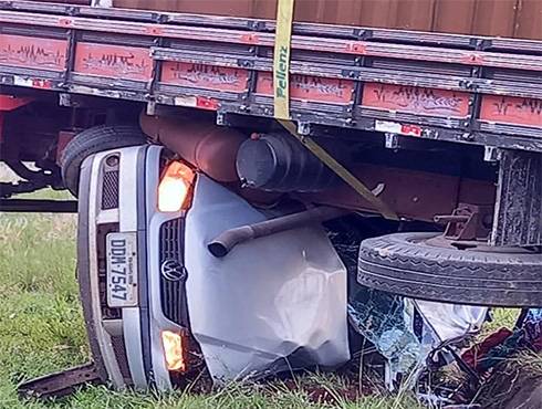 Grave acidente envolvendo automóvel com placas de Santa Rosa é registrado no Goio-Ên