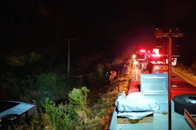 Ônibus envolvido em acidente com duas mortes em Santa Catarina havia saído de Caxias do Sul