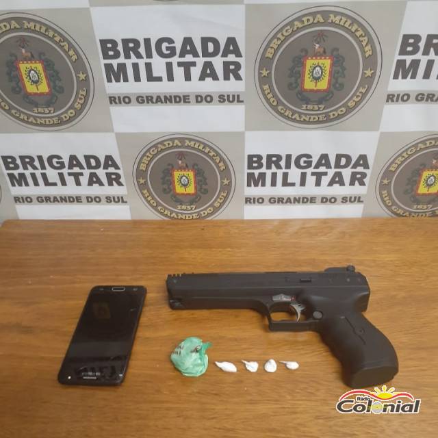 Brigada Militar de Três de Maio prende indivíduo por tráfico de drogas