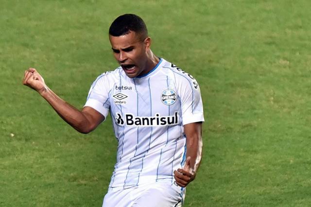 Grêmio vence o Bahia em Salvador e se recupera no Brasileirão