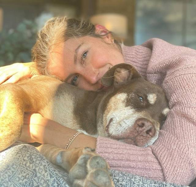 Gisele Bündchen desabafa nas redes sociais sobre ansiedade e crises de pânico