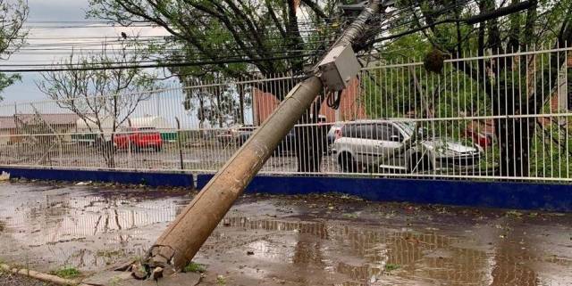 Temporal destelha casas em Santo Ângelo