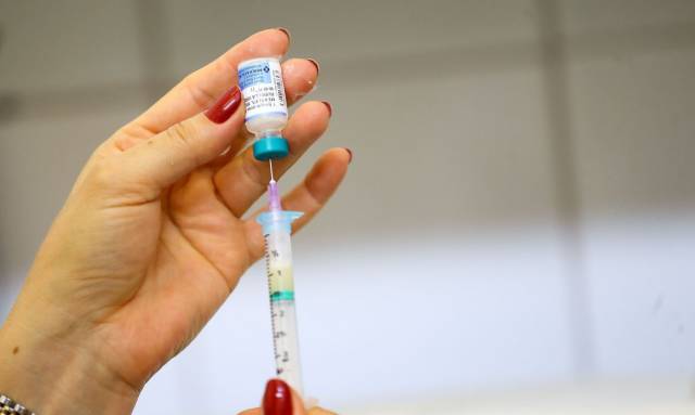 Vacinação contra a poliomielite e multivacinação começam na segunda-feira