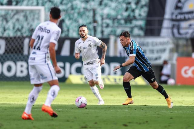 Grêmio leva dois gols de Marinho e perde para o Santos pelo Brasileirão