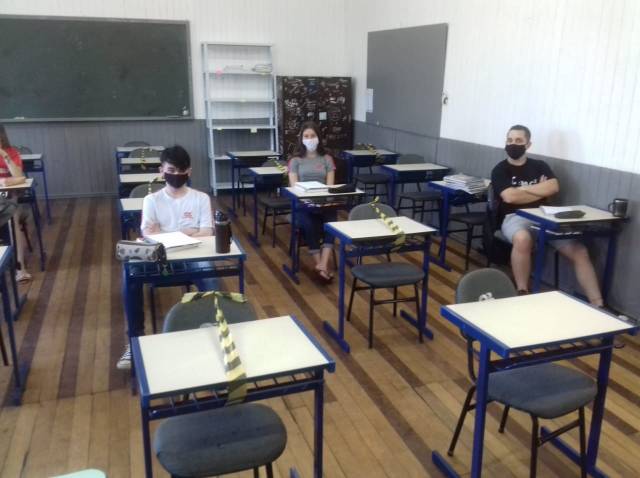 Baixa adesão marca retorno das aulas presencias na rede estadual de Três de Maio
