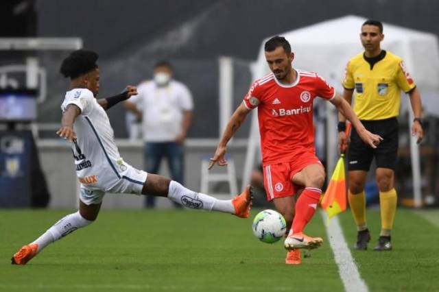 Inter perde para o Santos por 2 a 0 na Vila Belmiro