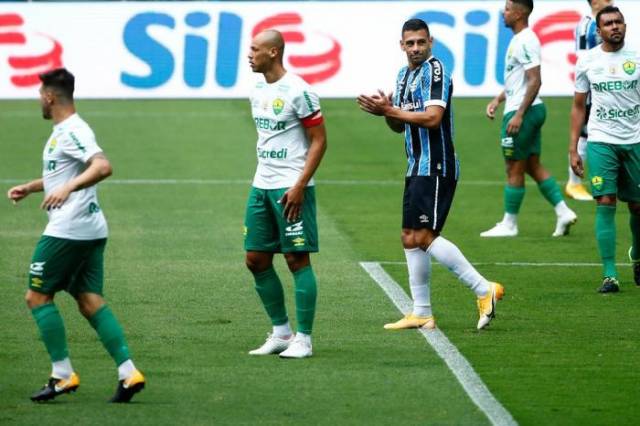 Com dois gols de Diego Souza, Grêmio vence o Cuiabá e vai à semifinal da Copa do Brasil