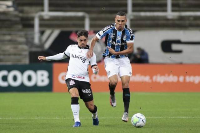 Com dois jogadores a mais em campo, Grêmio tropeça e fica no 0 a 0 com o Corinthians