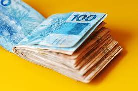 Governo vê inflação maior neste ano; salário mínimo deve subir mais em 2021, para R$ 1.087,84
